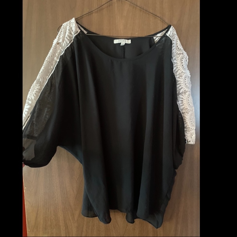 Plus: Lace cold shoulder shirt